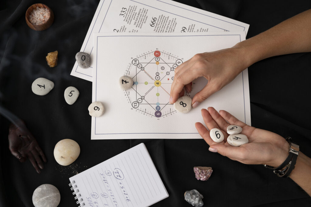 Femme utilisant la numérologie
